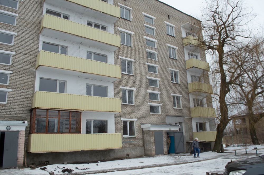Завершается восстановление разрушенных ВСУ домов по улице Стратонавтов