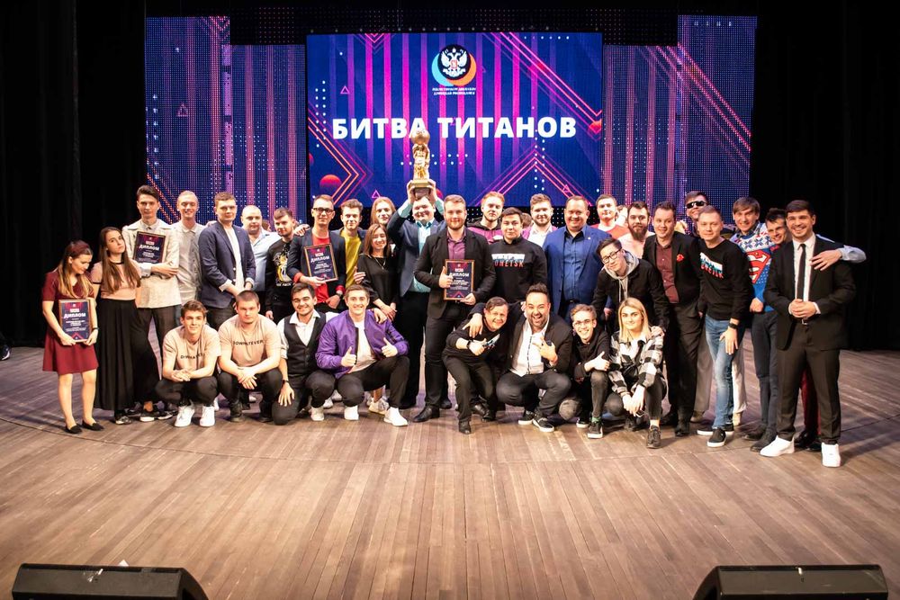 Команда «Донецкий кряж» стала победителем республиканского фестиваля КВН «Битва Титанов»