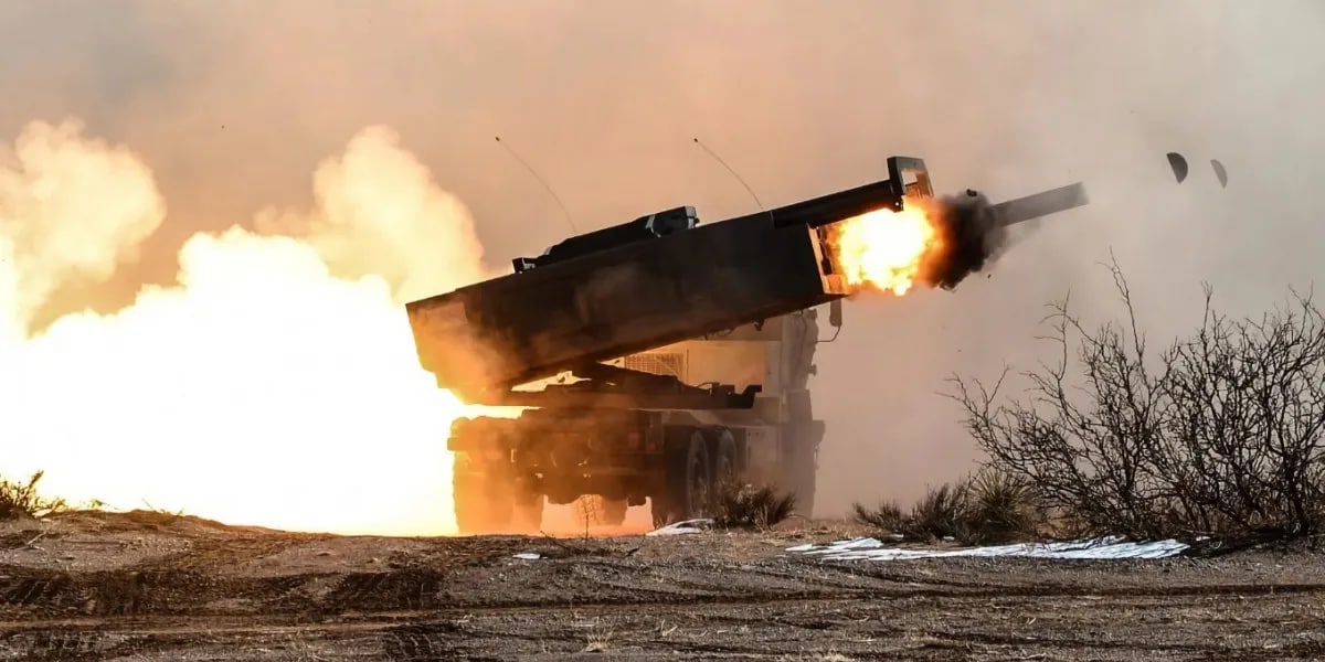 ВФУ выпустили четыре ракеты из реактивной системы залпового огня HIMARS по городу Амвросиевка